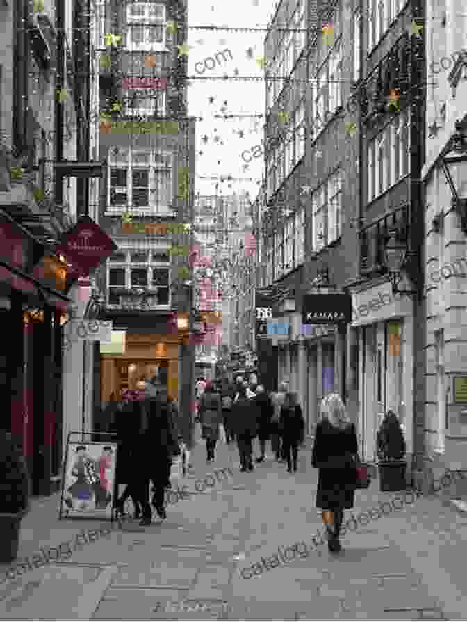 A Secluded And Picturesque Alleyway In London, Lined With Charming Buildings And Cobblestones. Down The Back Lane: Variation In Traditional Irish Dance Music